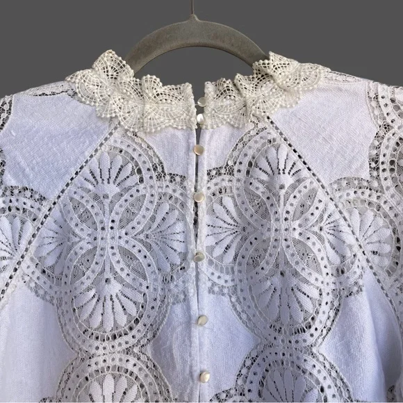 SEZANE White Lace Openwork High
Neck Eyelet Ruffle Button Back Bacall Blouse Top - Picture 12 of 17